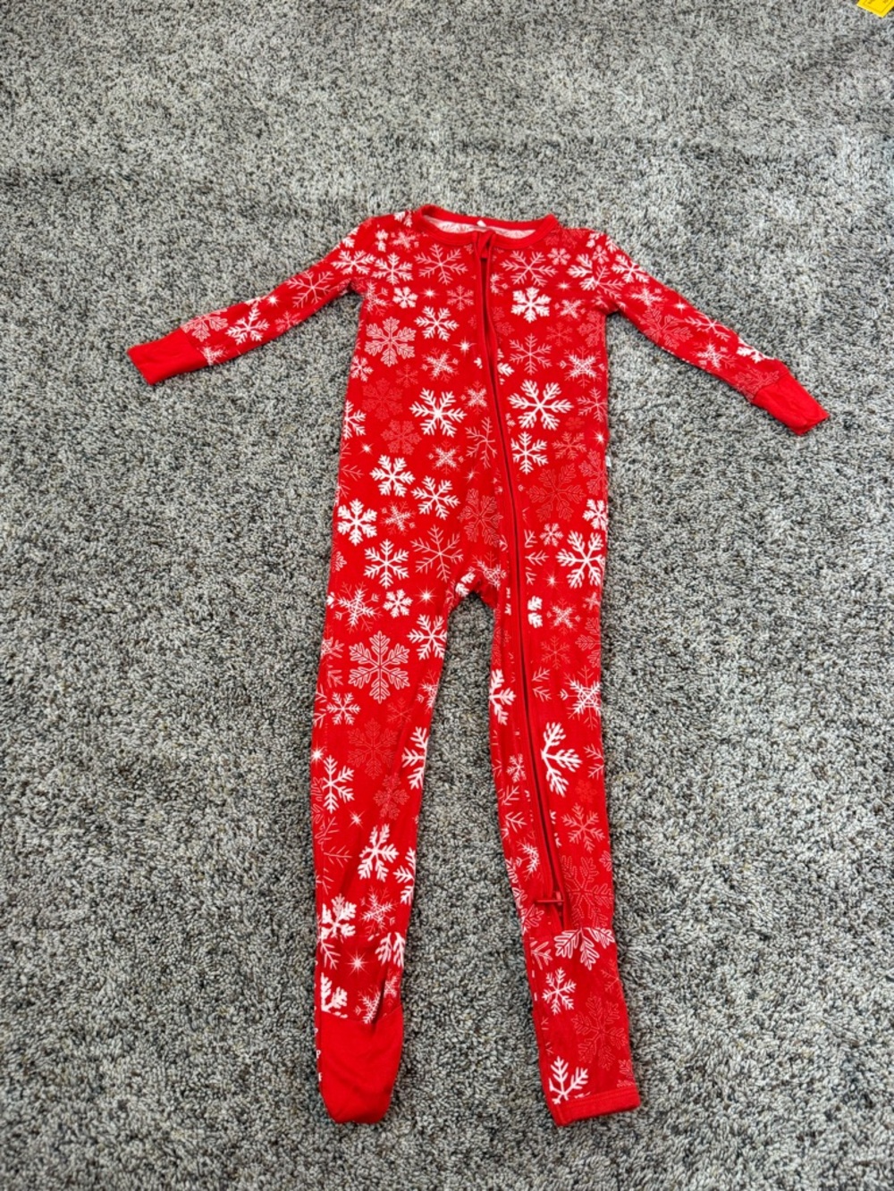 Posh Peanut Toddler Christmas/Winter Red & White Snowflakes Pajamas Size 18-24M